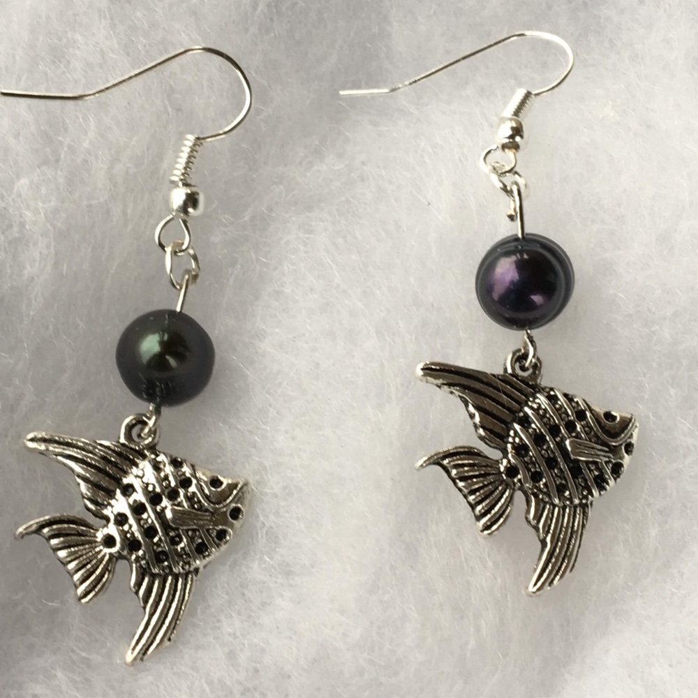 Black Pearl Angelfish Dangle Earrings - Picture 3 of 8